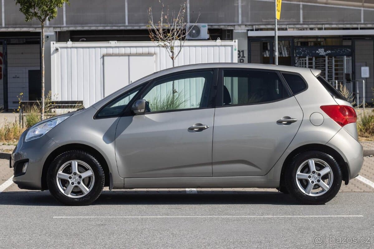2015 Kia VENGA - 8