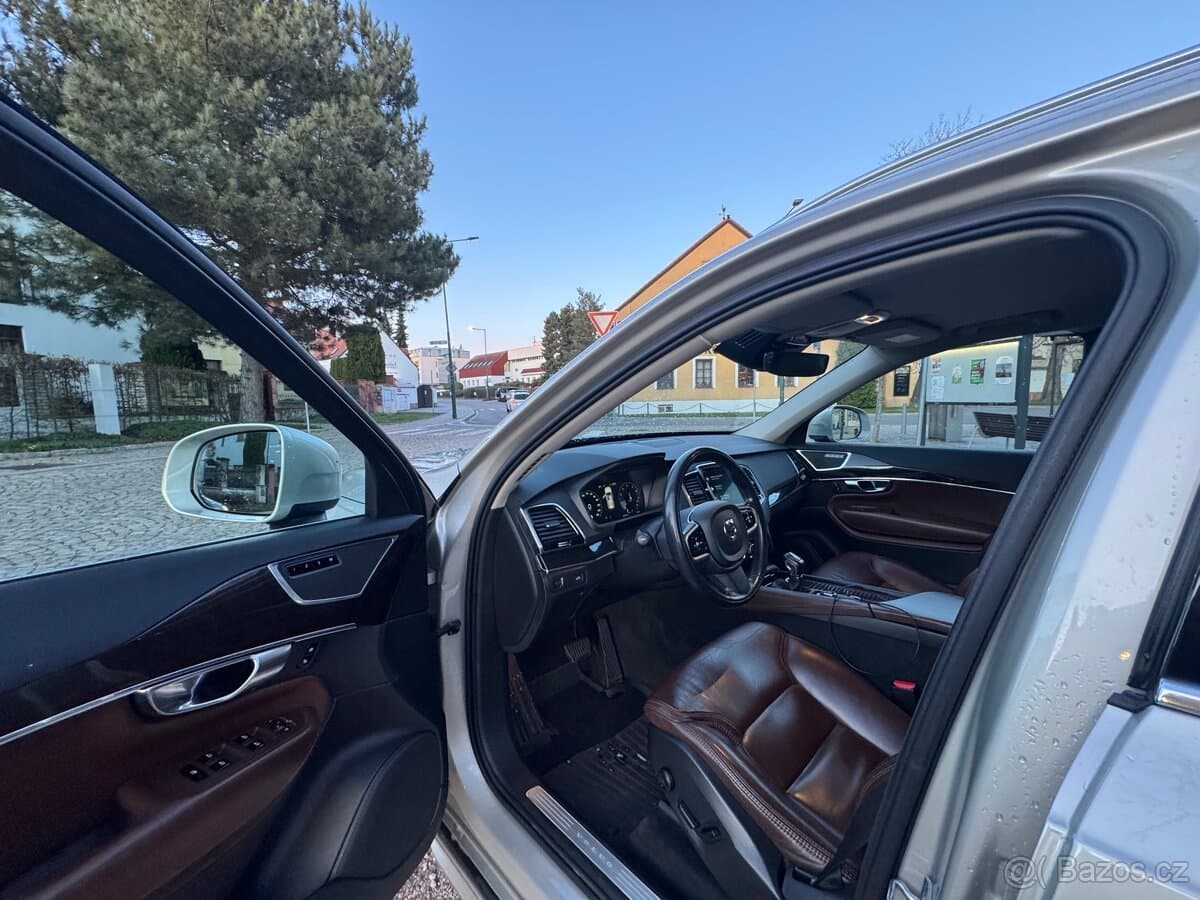 Volvo XC90 - 8