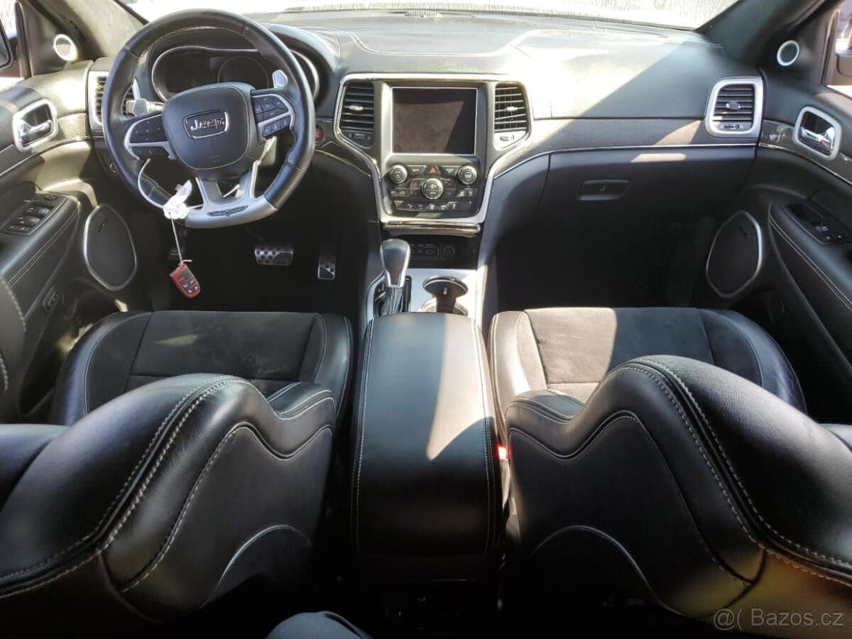 2018 Jeep CHEROKEE - 8