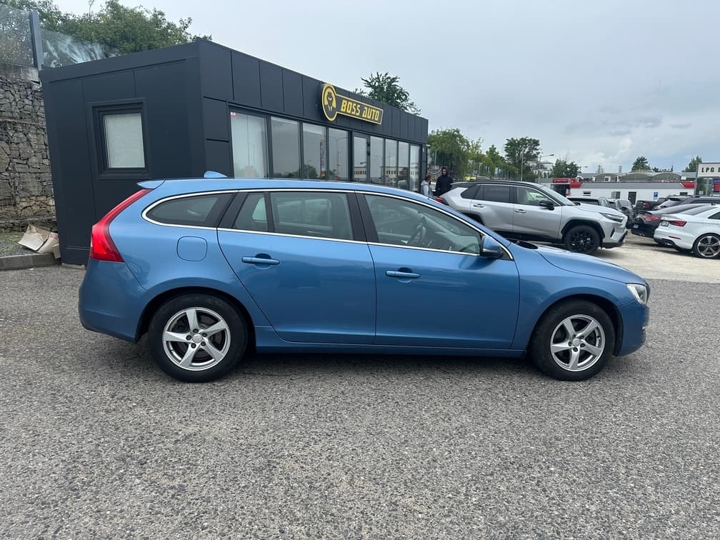 2016 Volvo V60 - 8