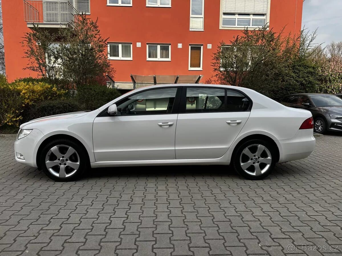 2012 Škoda SUPERB - 8