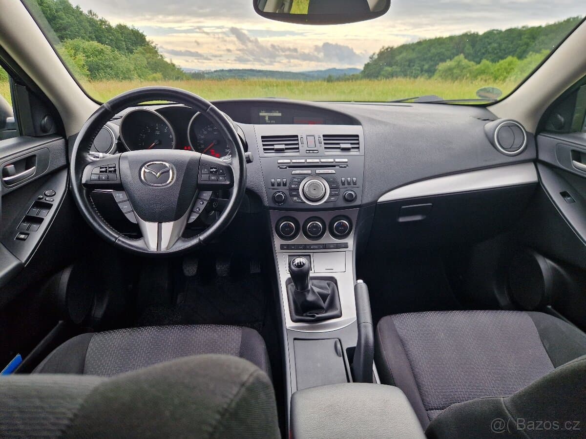 Mazda 3 - 8