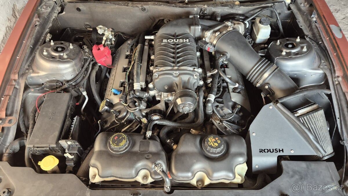 2011 Ford MUSTANG - 8