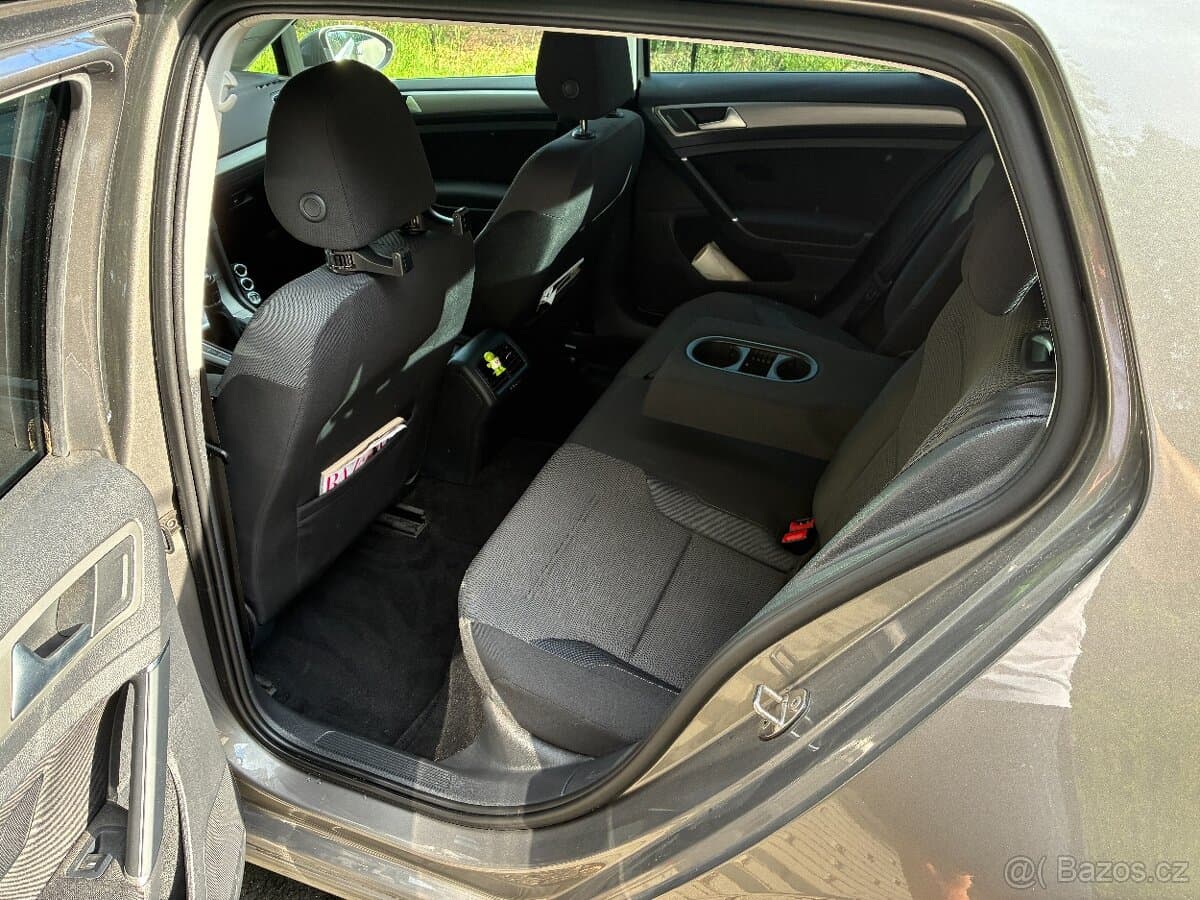 2015 Volkswagen GOLF - 8