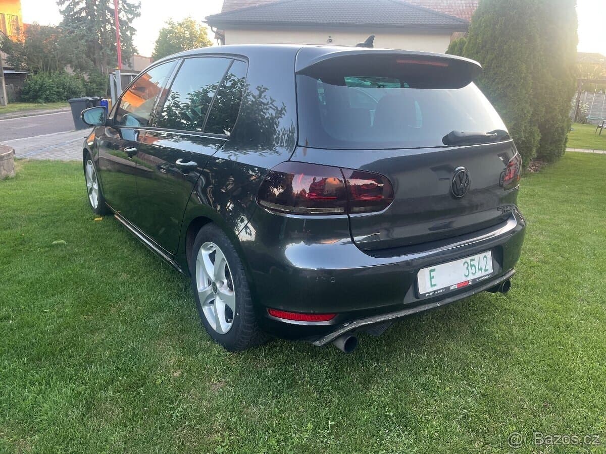 2010 Volkswagen GOLF - 8