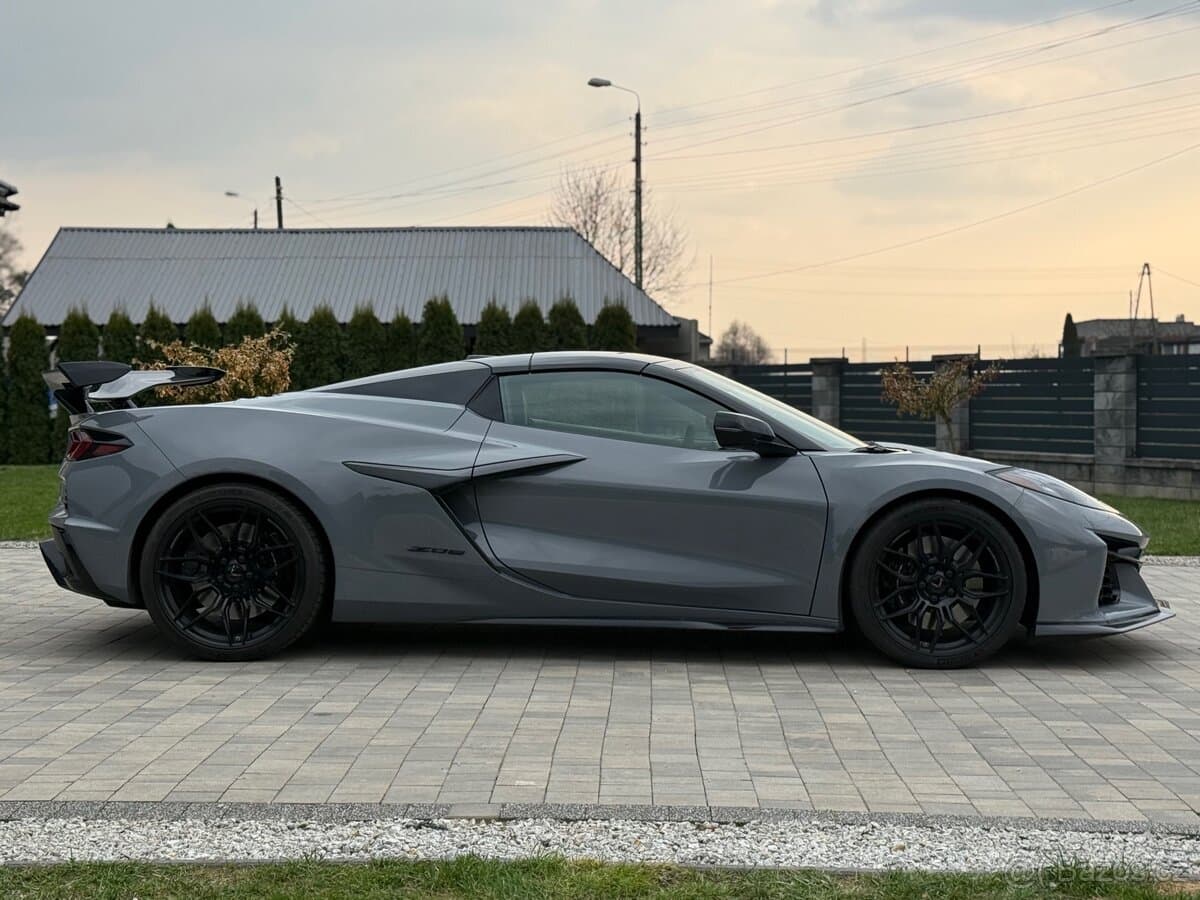 2024 Chevrolet CORVETTE - 8