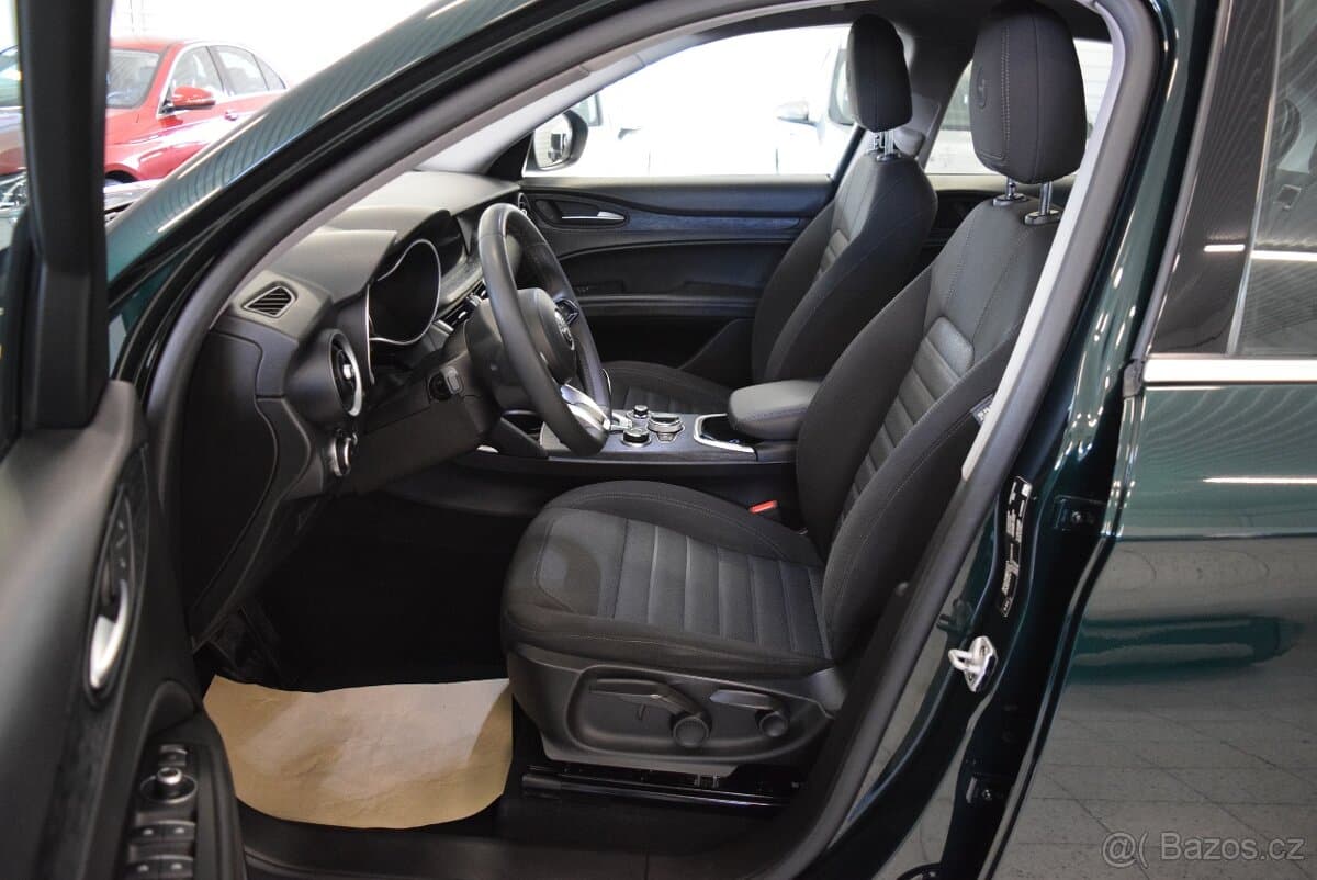 2021 Alfa Romeo STELVIO - 8
