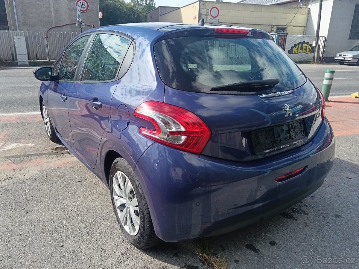 2013 Peugeot 208 - 8