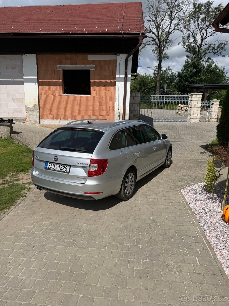2014 Škoda SUPERB - 8