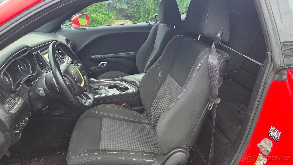 2015 Dodge CHALLENGER - 8