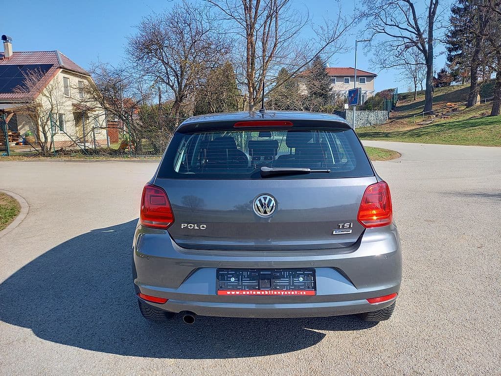2017 Volkswagen POLO - 8