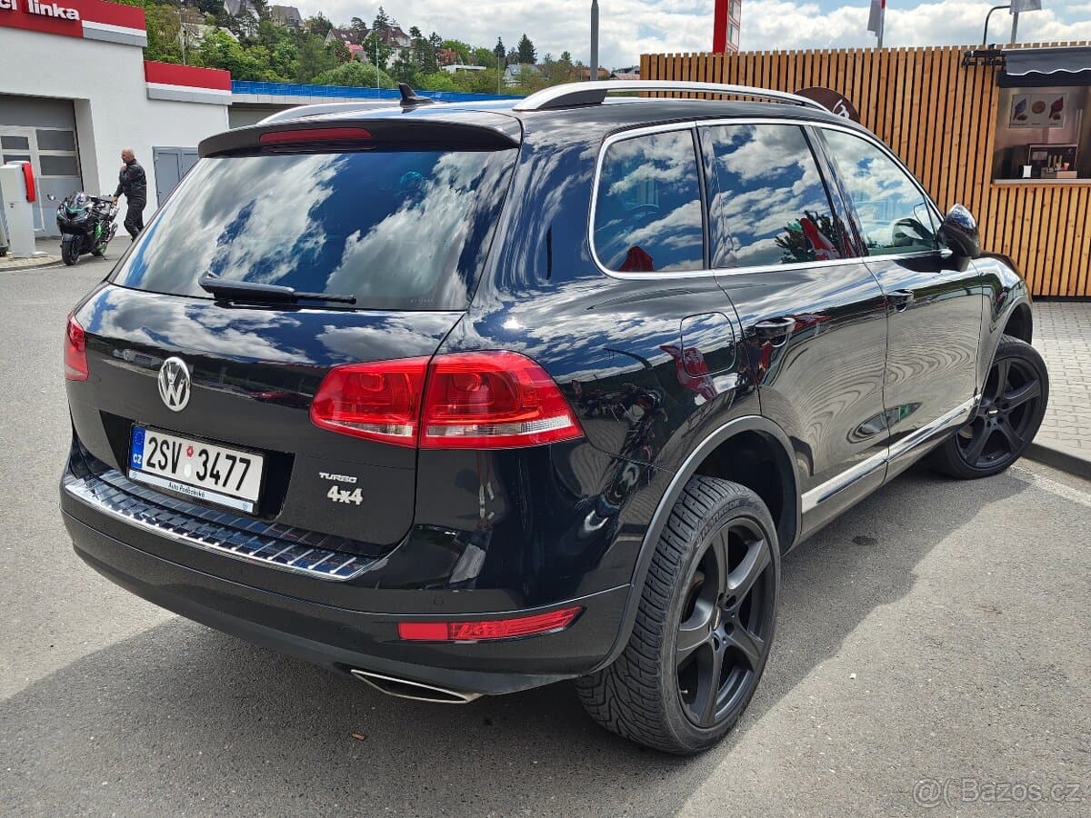 2010 Volkswagen TOUAREG - 8