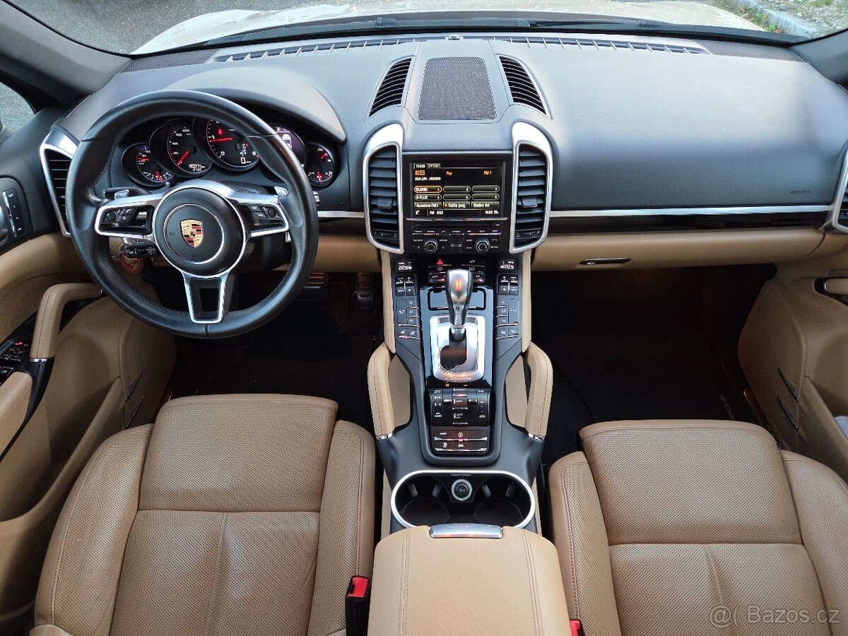 2016 Porsche CAYENNE - 8