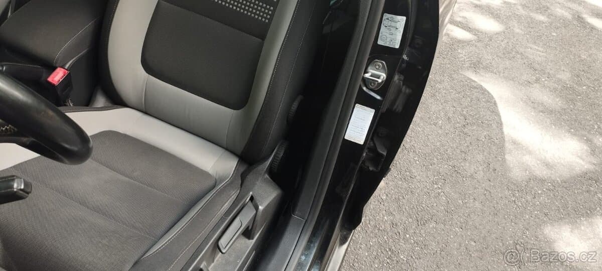 2013 Volkswagen GOLF - 8