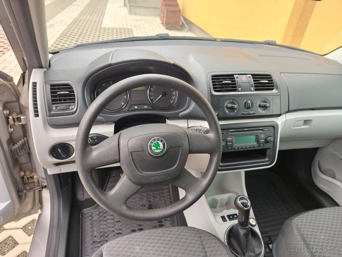 2011 Škoda FABIA - 8