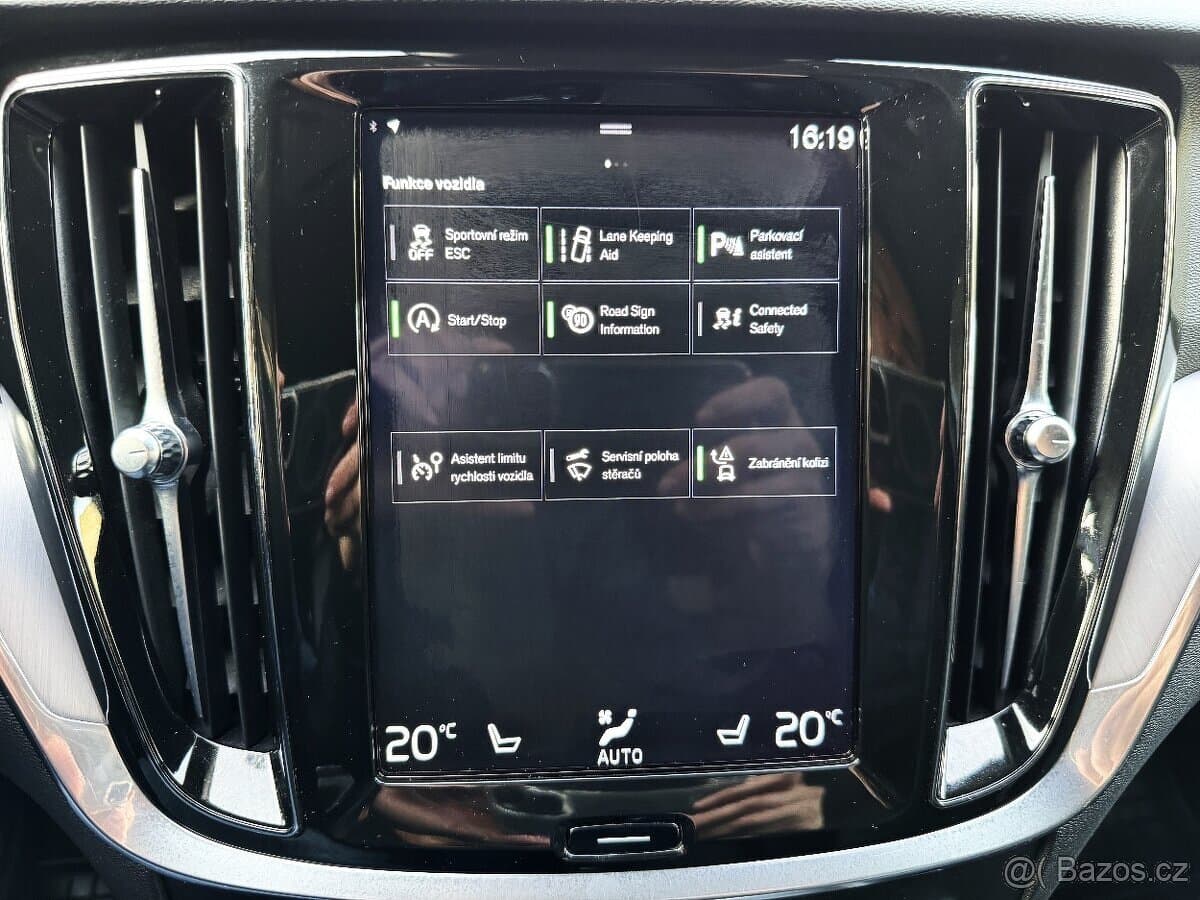 2020 Volvo V60 - 8