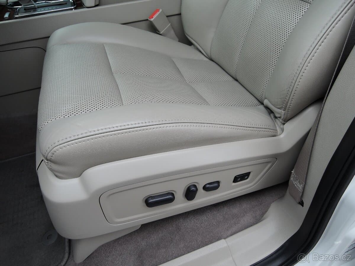 2014 Lincoln NAVIGATOR - 8