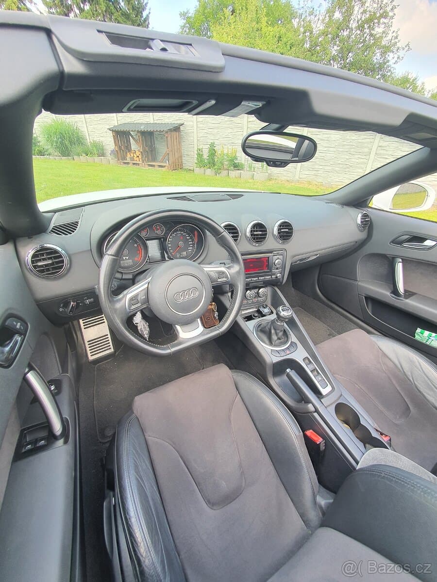 2011 Audi TT - 8