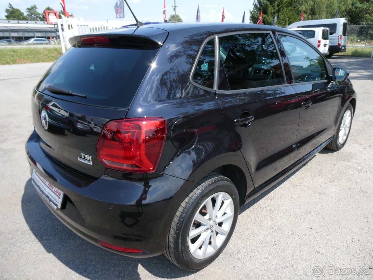 2015 Volkswagen POLO - 8