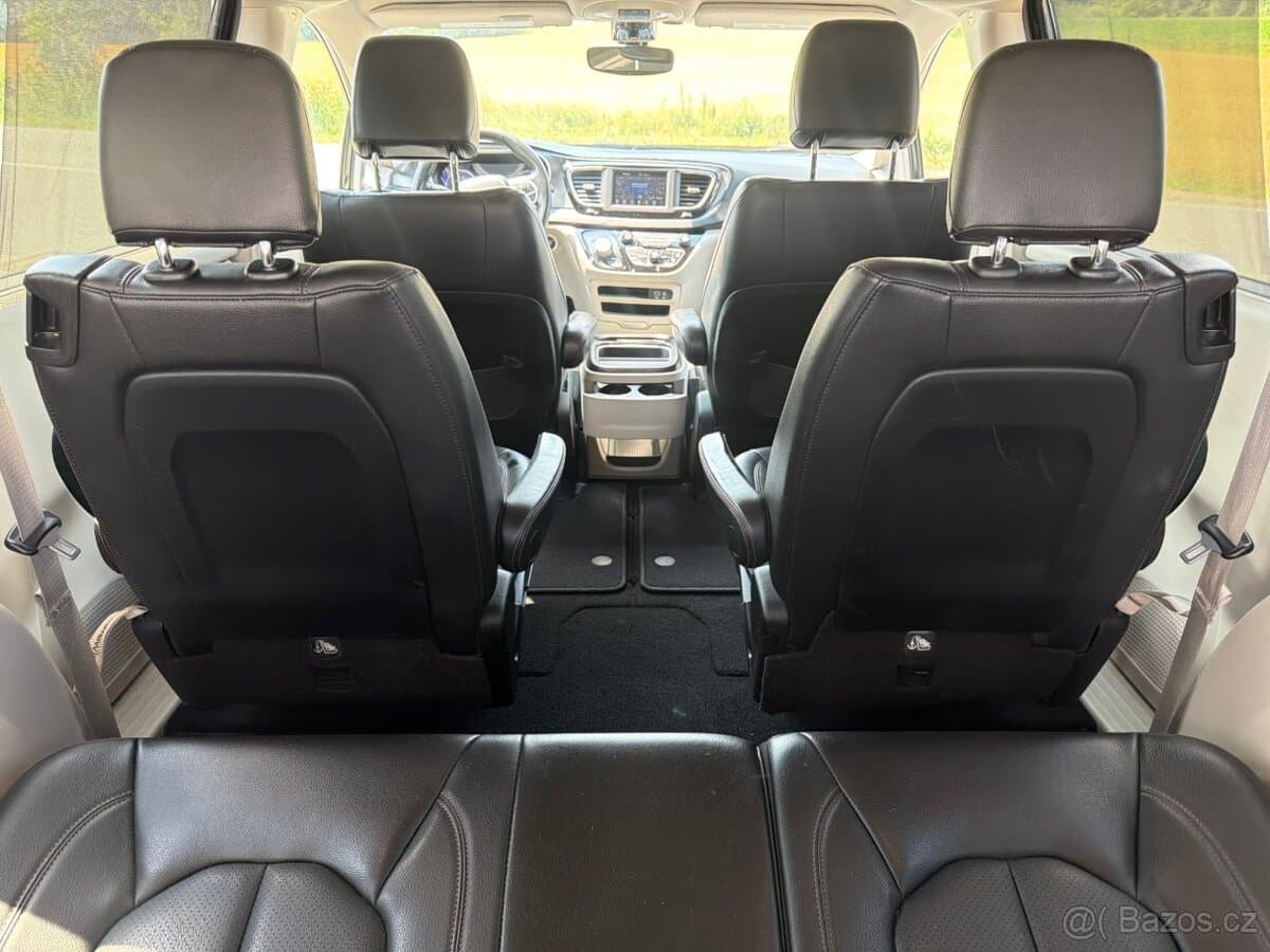 2020 Chrysler PACIFICA - 8