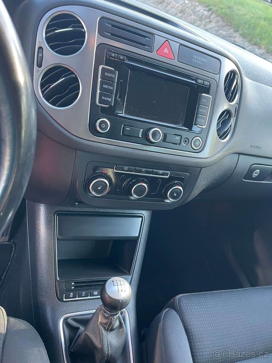 2010 Volkswagen TIGUAN - 8
