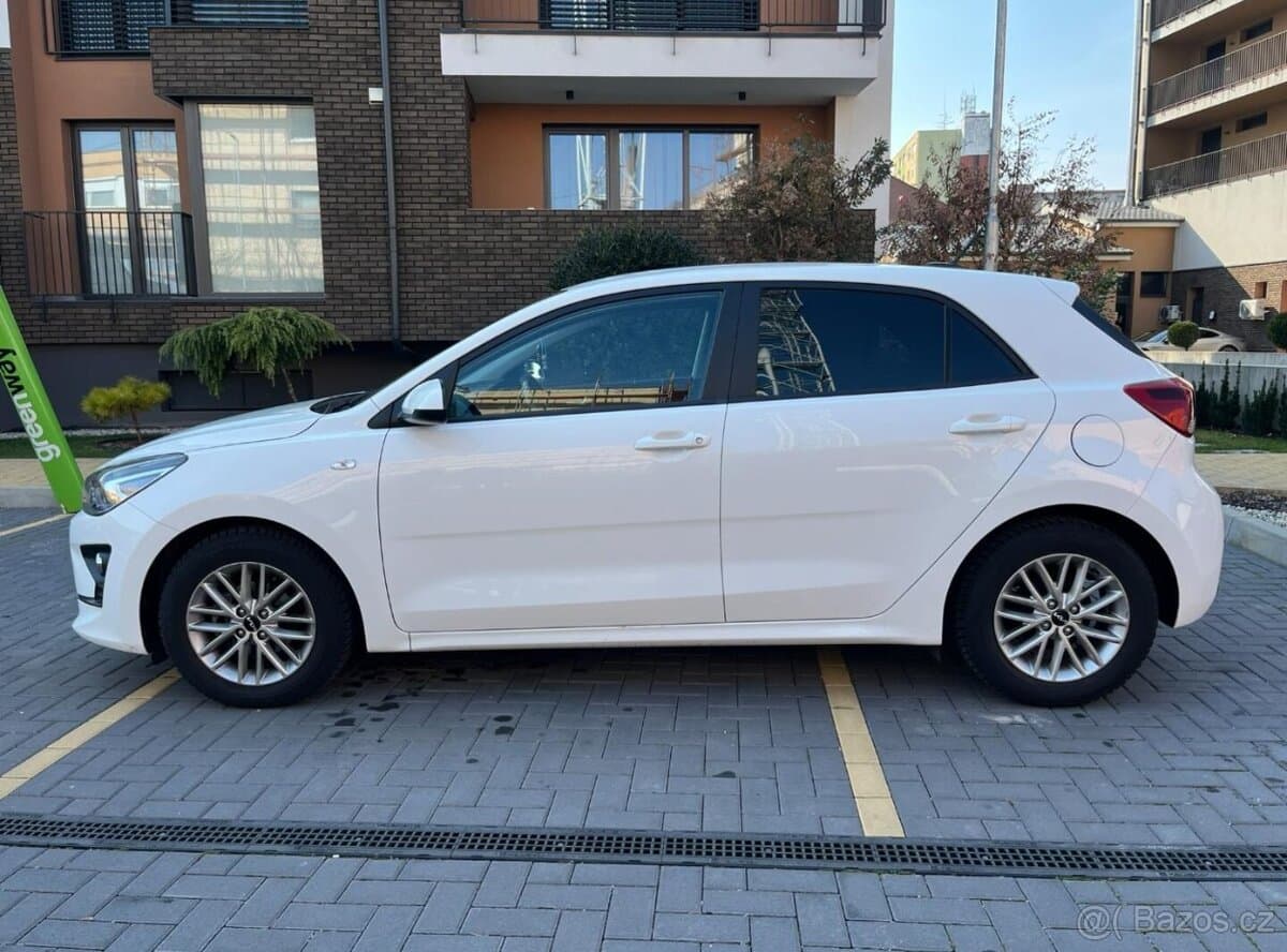 2021 Kia RIO - 8