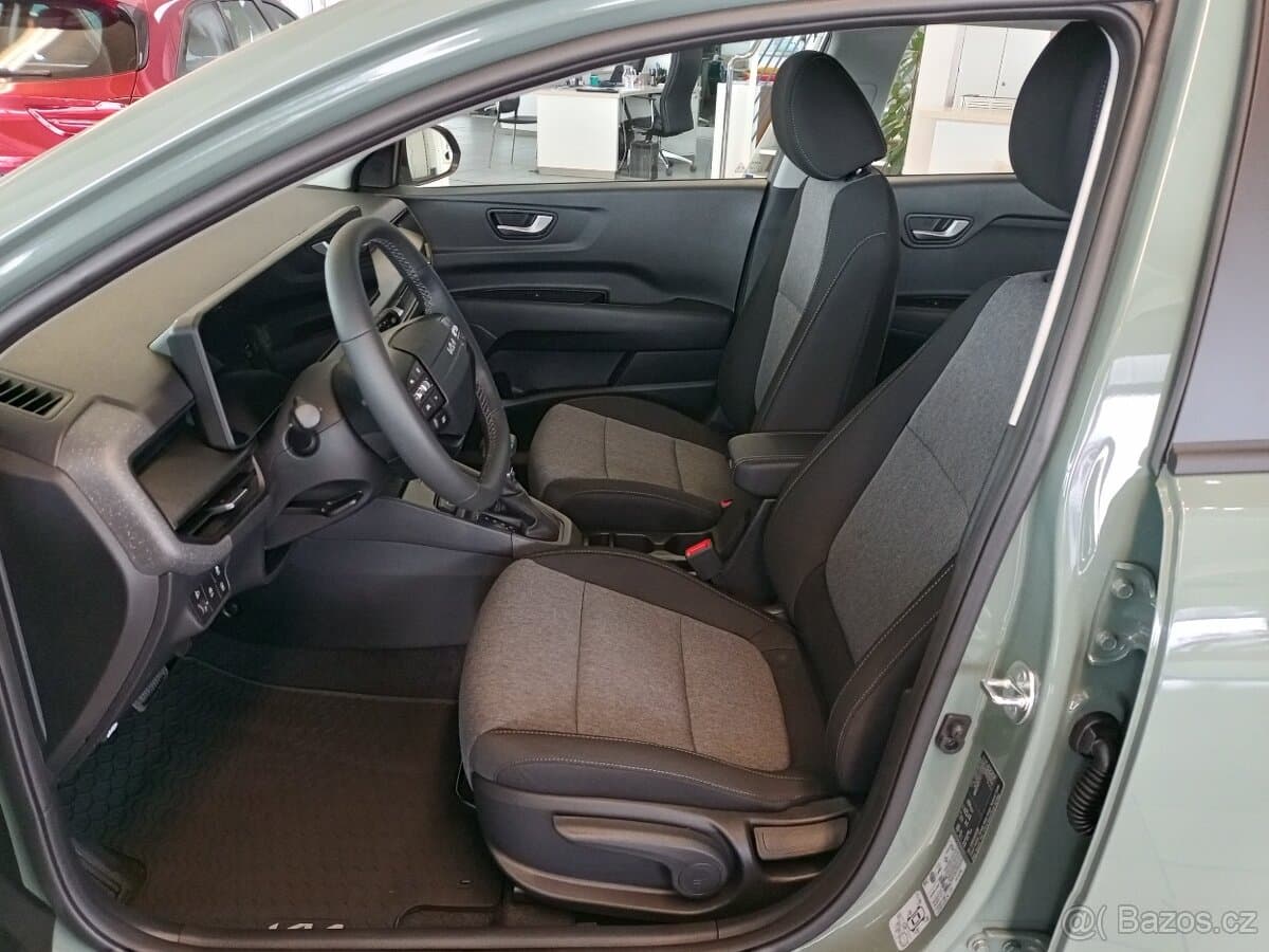 2026 Kia STONIC - 8