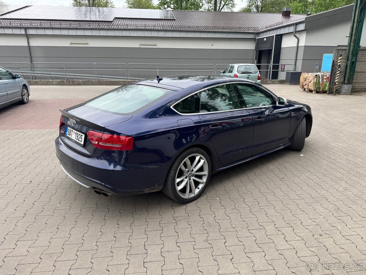 2010 Audi S5 - 8