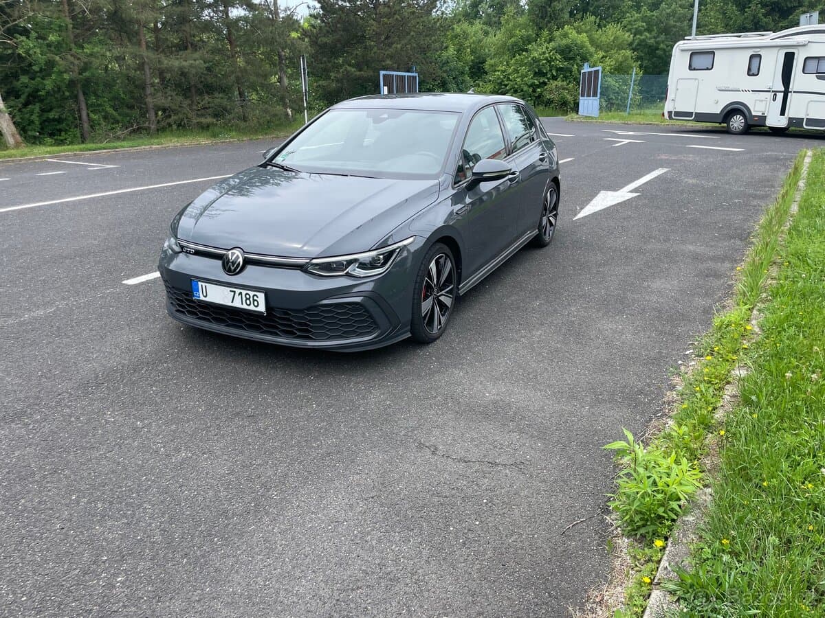 Volkswagen GOLF - 8