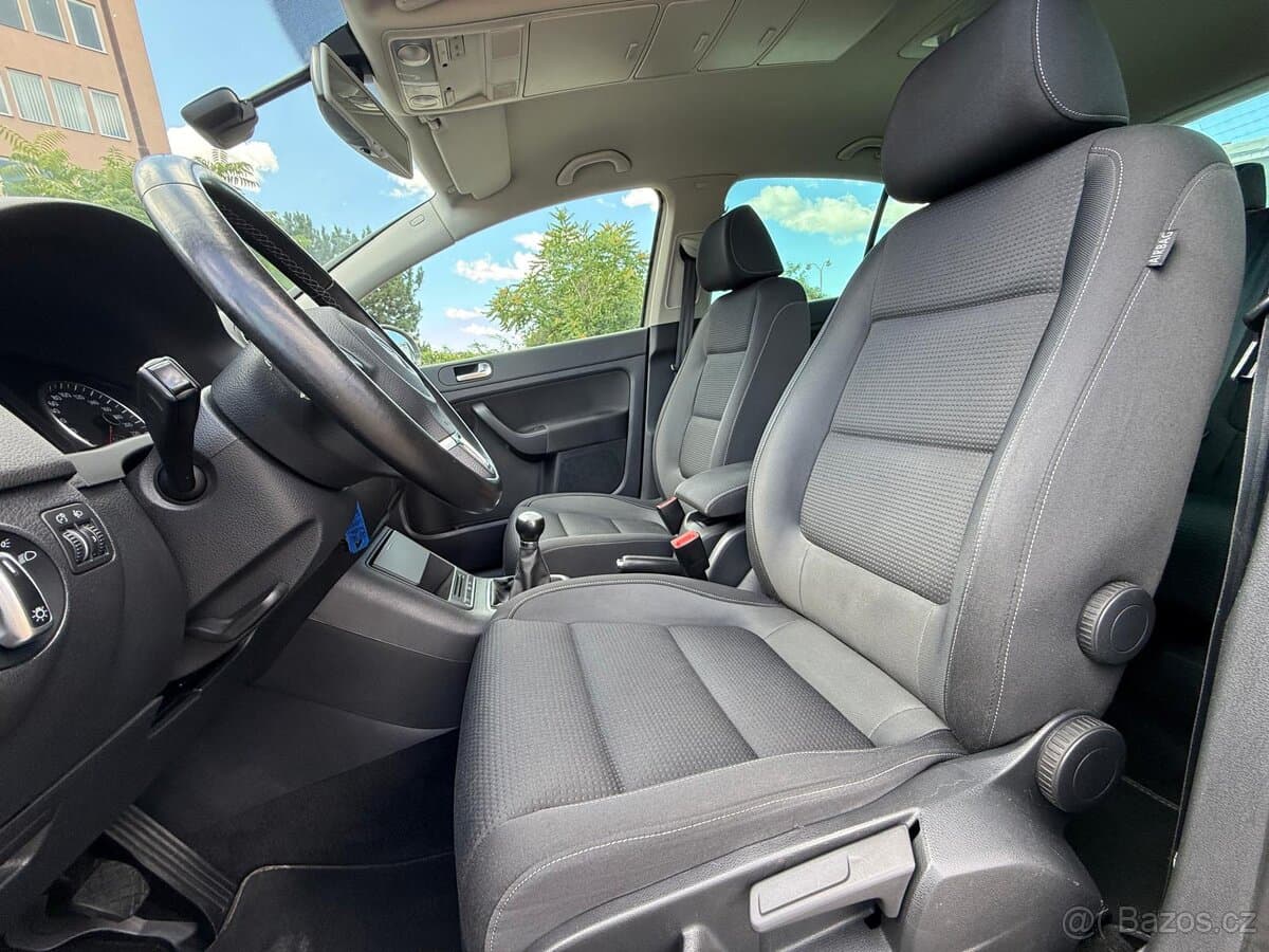 2011 Volkswagen GOLF - 8