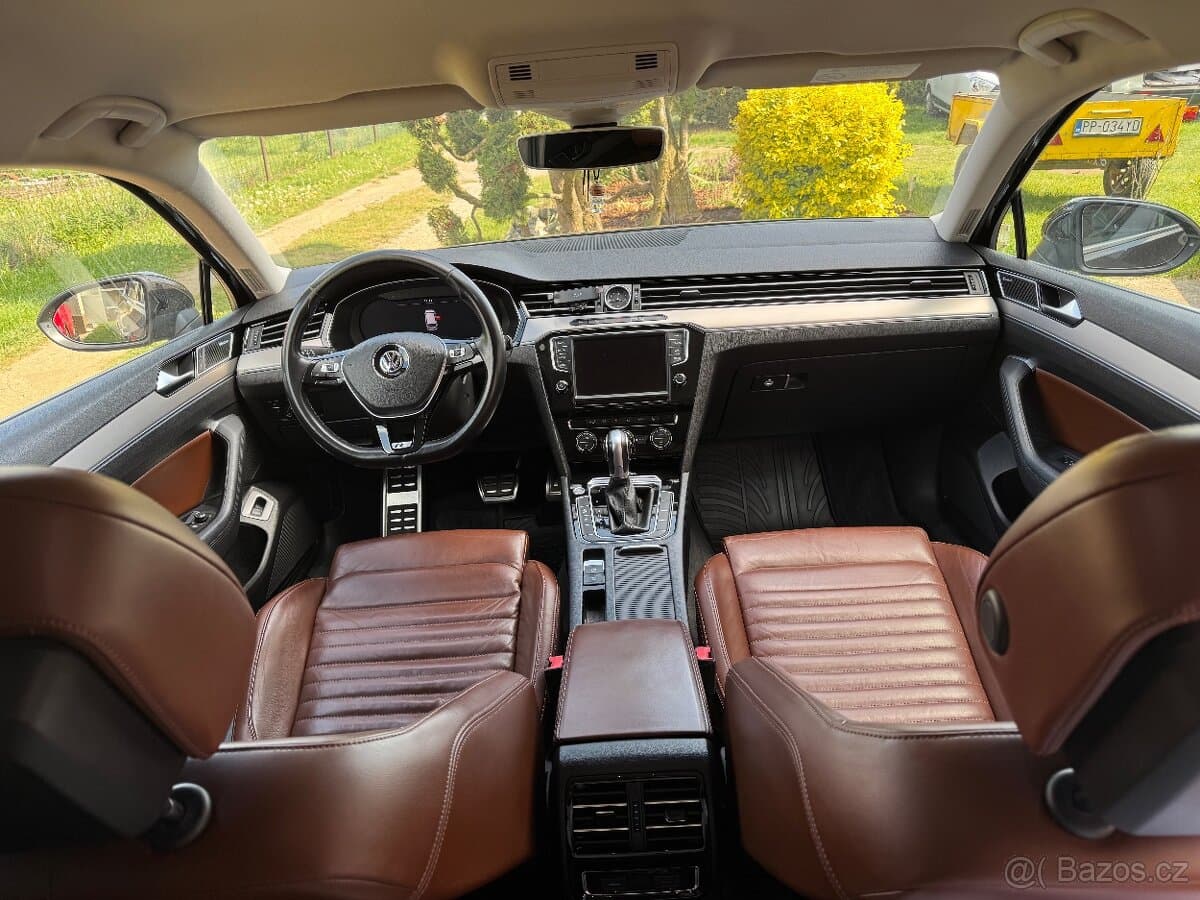 2015 Volkswagen PASSAT - 8