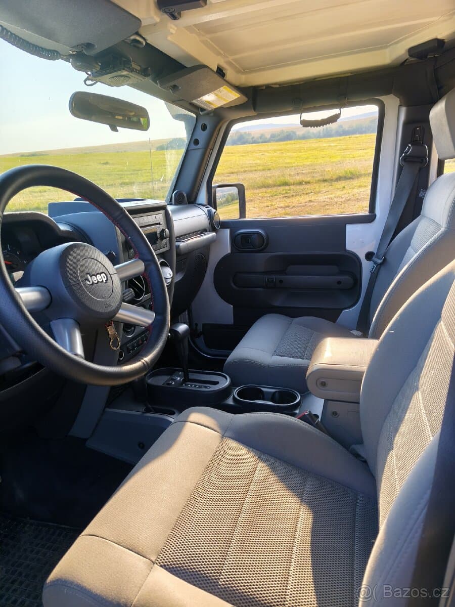 2010 Jeep WRANGLER - 8