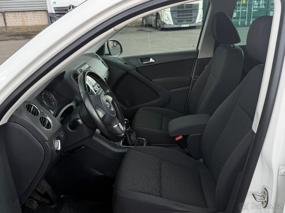 2012 Volkswagen TIGUAN - 8