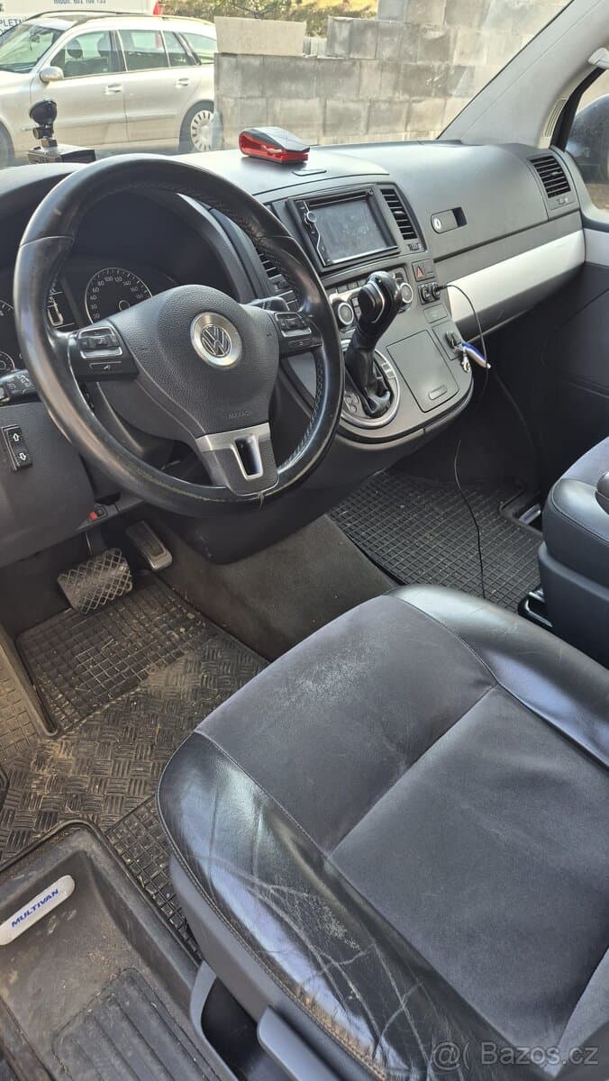 2011 Volkswagen MULTIVAN - 8