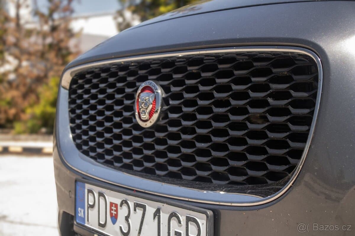 2019 Jaguar E-PACE - 8