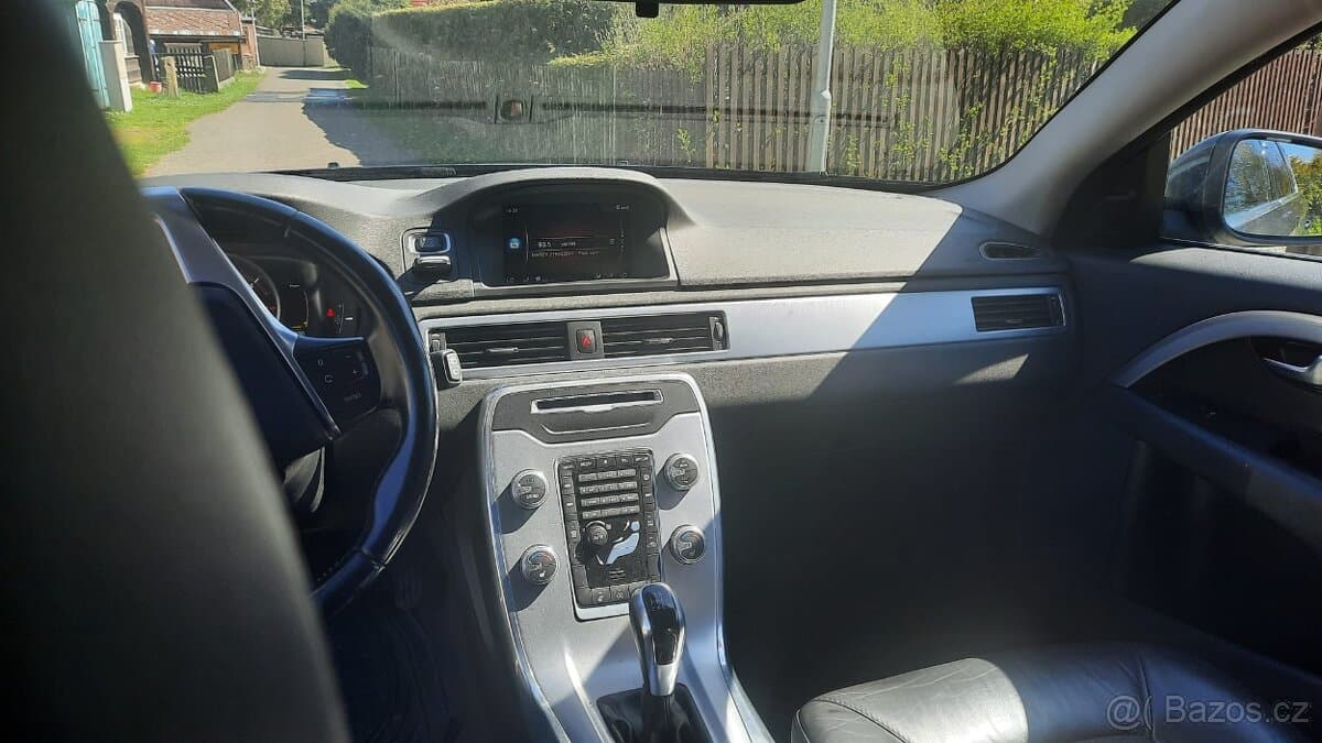 2014 Volvo V70 - 8