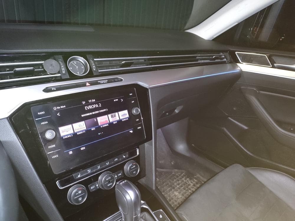 2019 Volkswagen PASSAT - 8