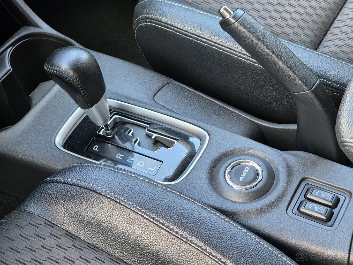 2015 Mitsubishi OUTLANDER - 8