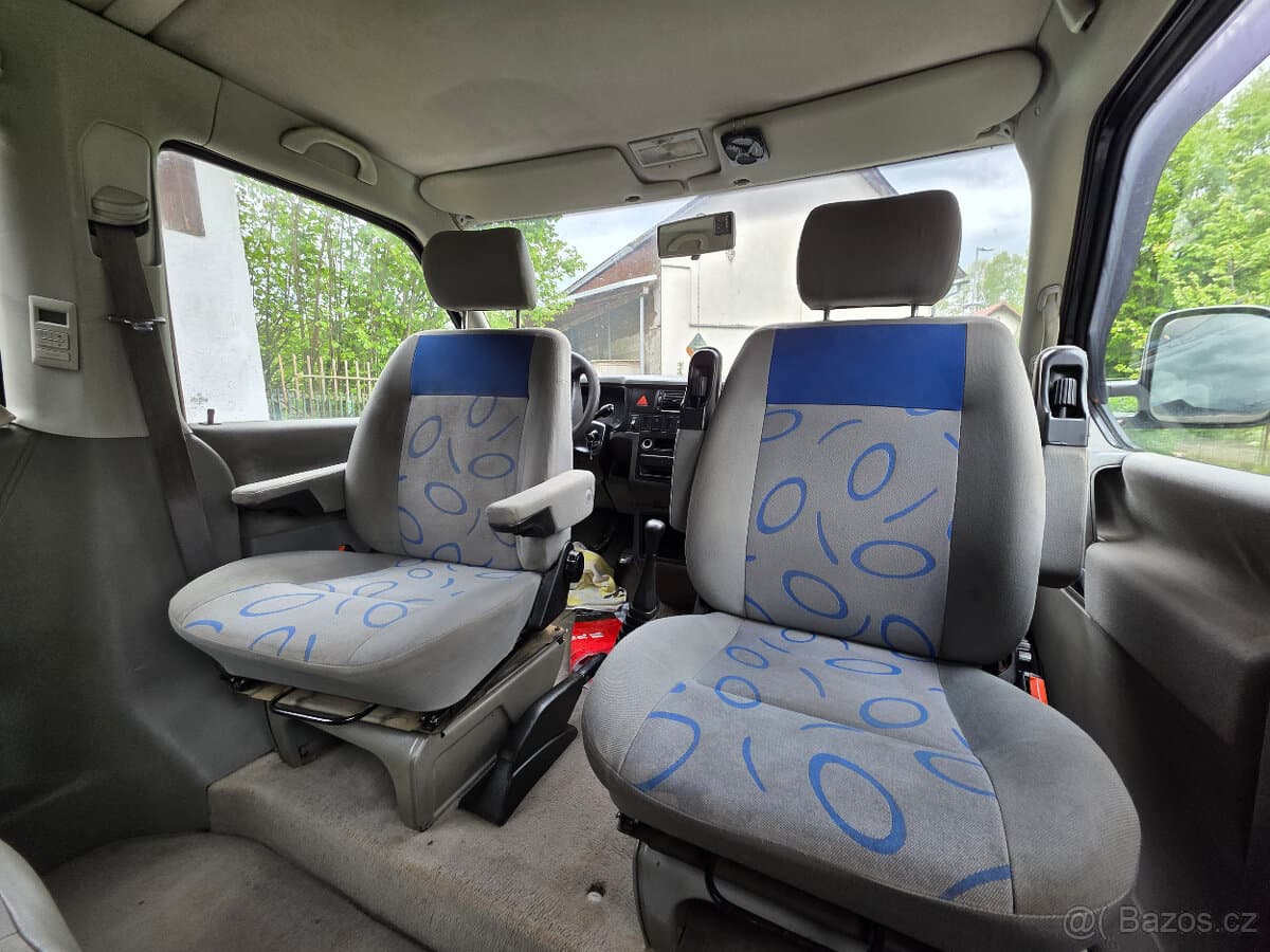 2000 Volkswagen CARAVELLE - 8