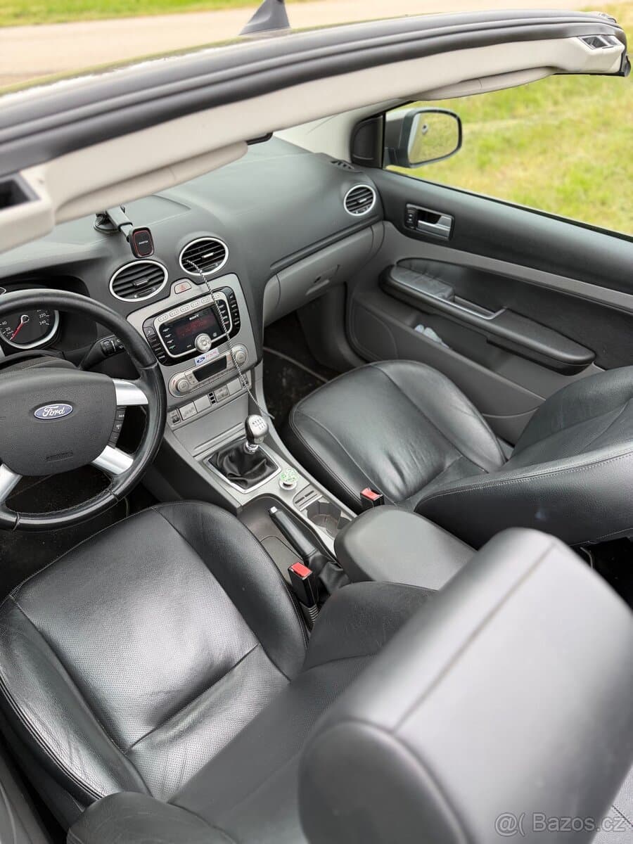 2010 Ford FOCUS - 8