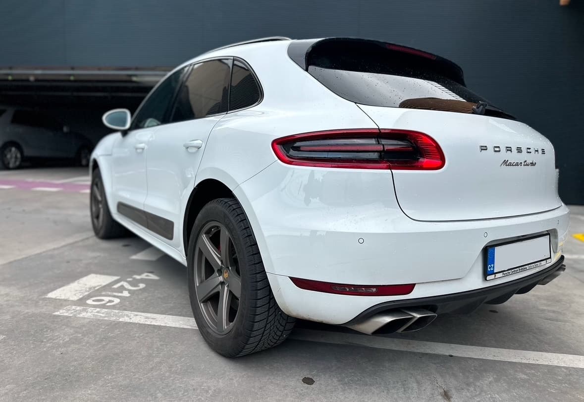 2015 Porsche MACAN - 8