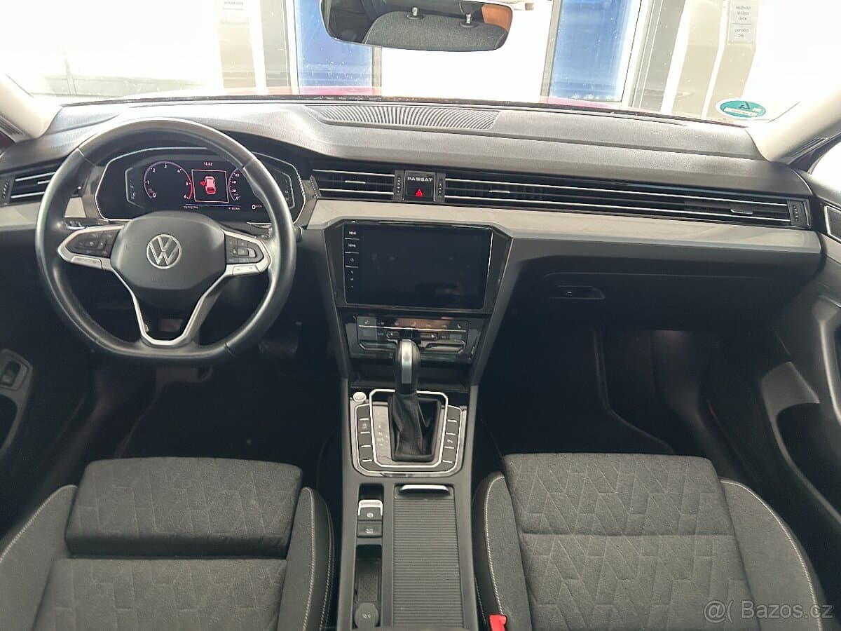 2023 Volkswagen PASSAT - 8