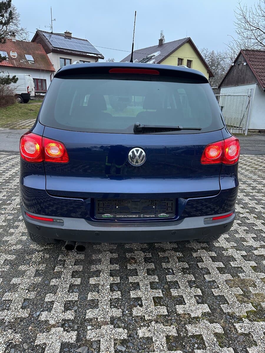 2010 Volkswagen TIGUAN - 8