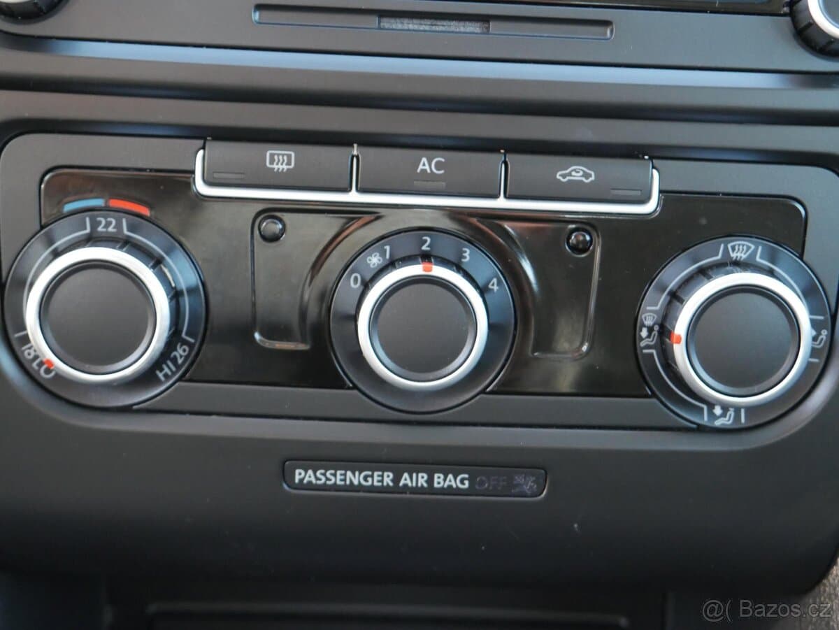 2009 Volkswagen GOLF - 8