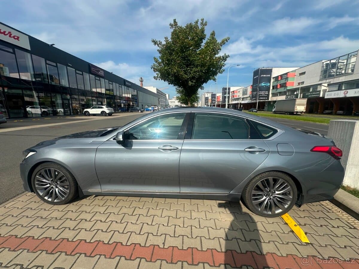2015 Hyundai GENESIS - 8
