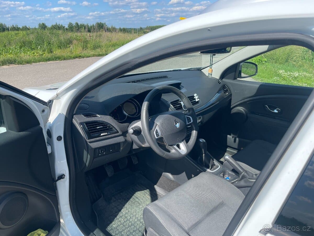 2011 Renault MEGANE - 8