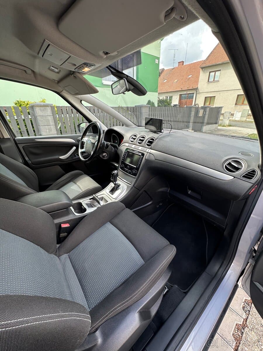 2011 Ford S-MAX - 8