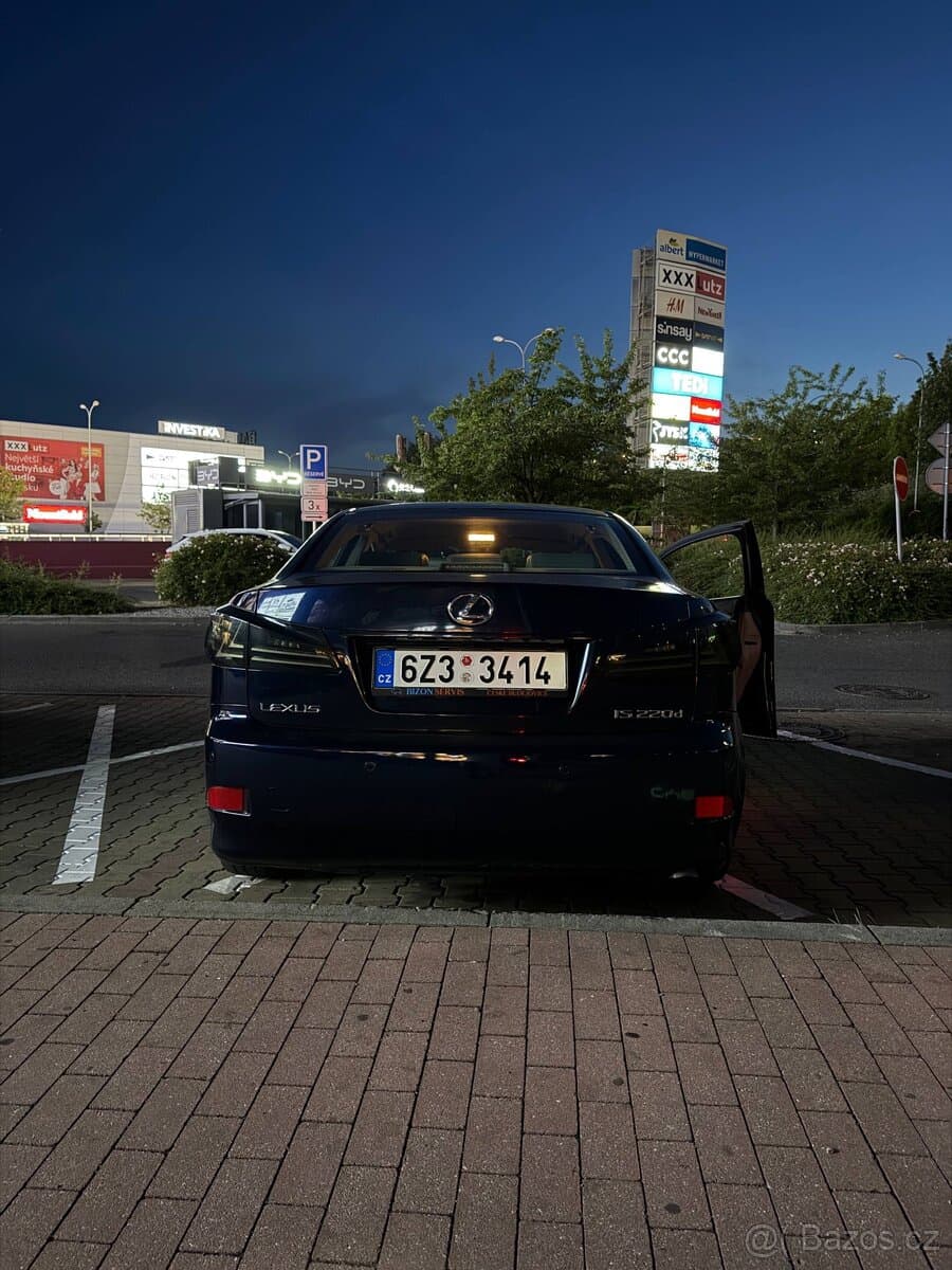 Lexus IS - 8