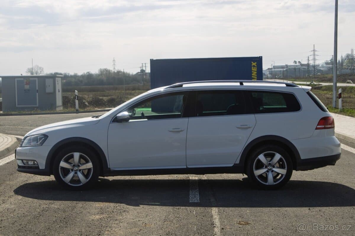 2013 Volkswagen PASSAT - 8