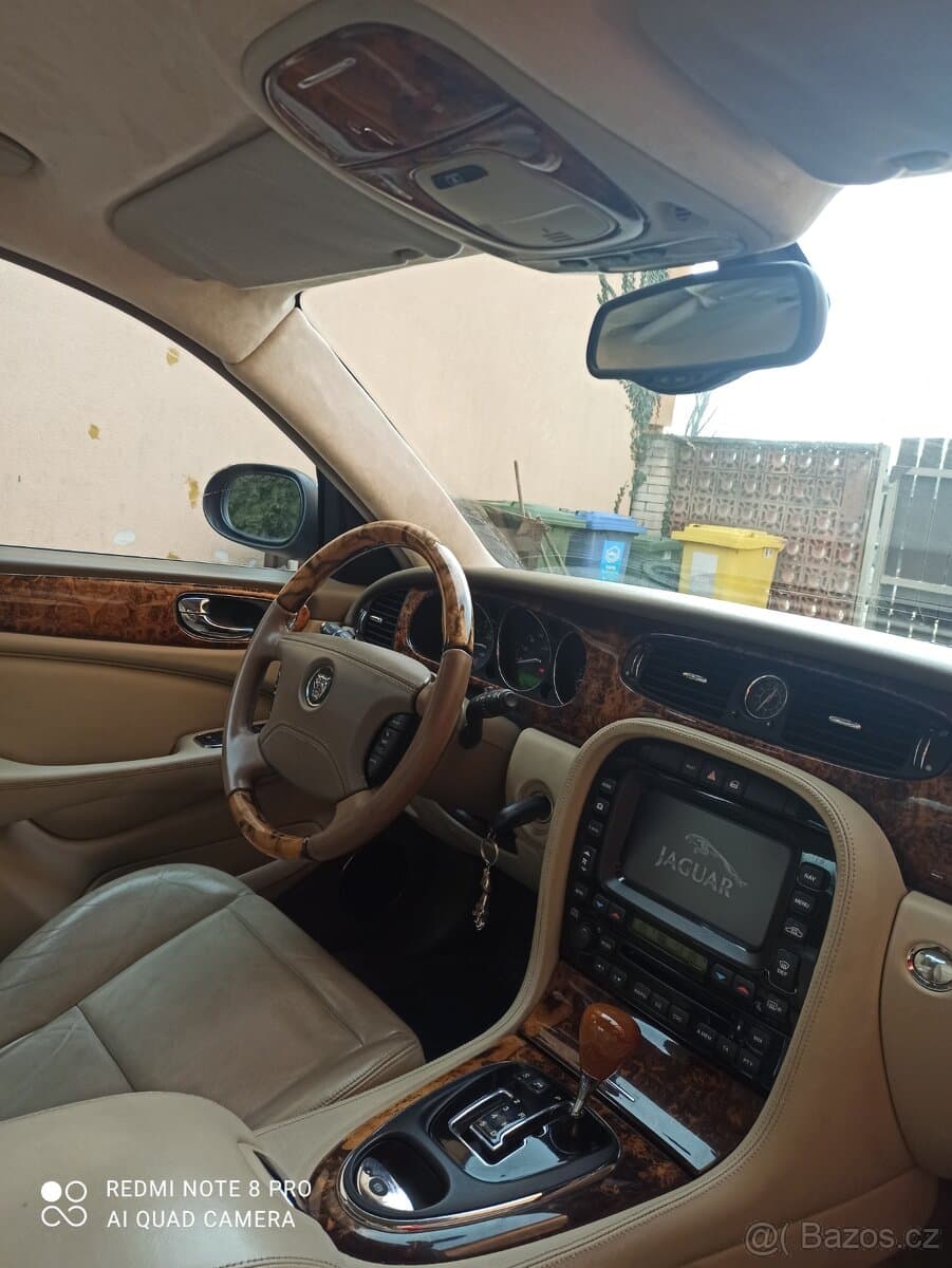 2004 Jaguar XJ - 8